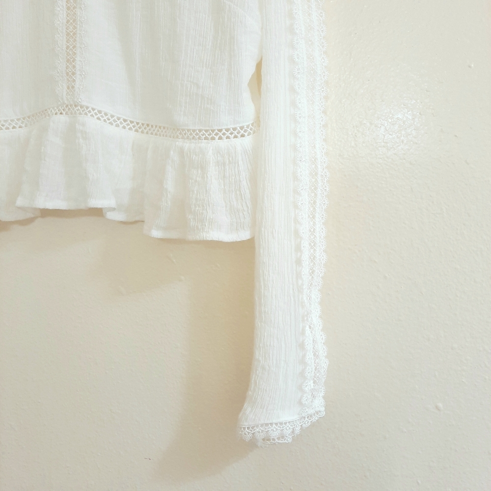 Goldie Cropped Lace Trim Top - Picture 4 of 4